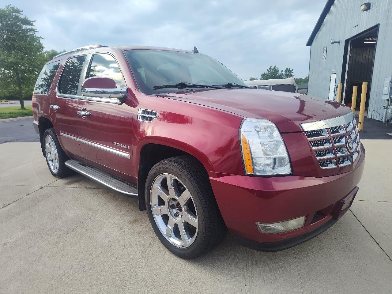 2011 Cadillac Escalade AWD 4dr Luxury