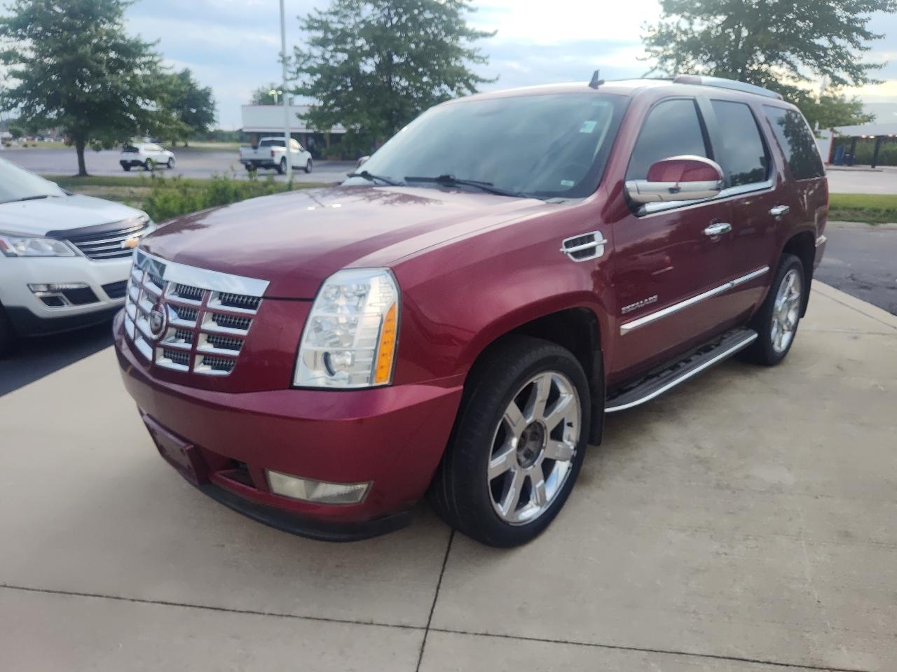 Cadillac Escalade AWD 4dr Luxury 2011