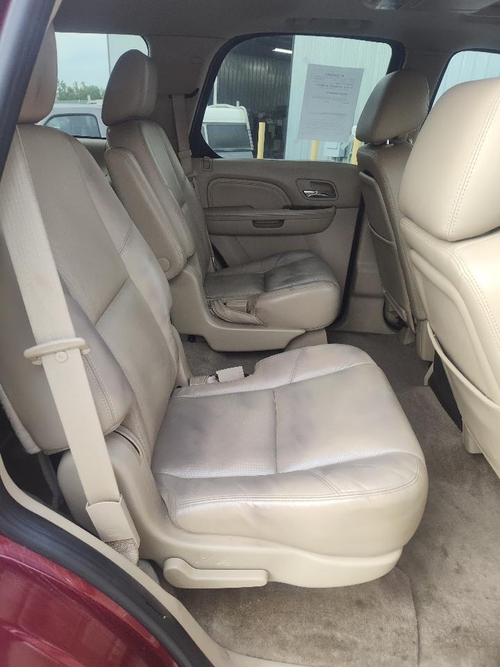 Cadillac Escalade AWD 4dr Luxury 2011