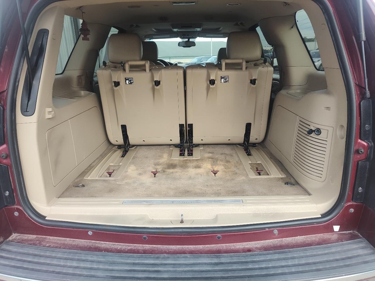 Cadillac Escalade AWD 4dr Luxury 2011