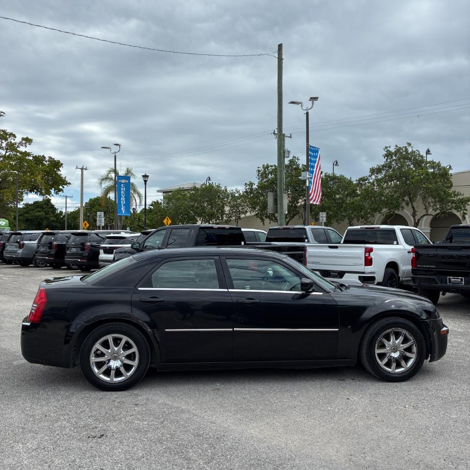 Chrysler 300 4dr Sdn 300C 2006