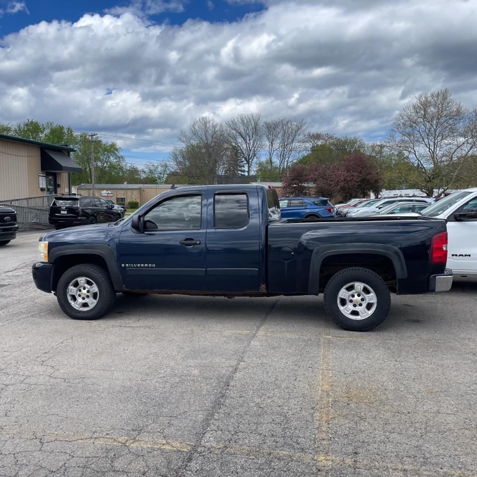 Chevrolet Silverado 1500 4WD Ext Cab 143.5" LT w/1LT 2008