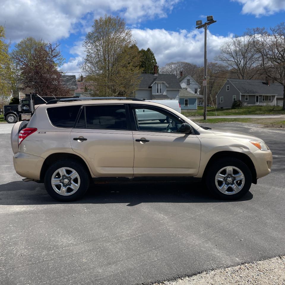 Toyota RAV4 4WD 4dr 4-cyl 4-Spd AT (Natl) 2010