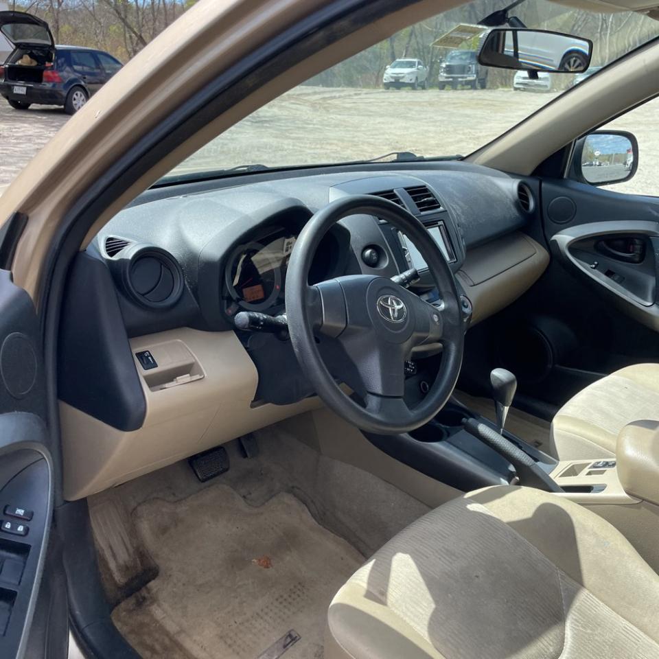 Toyota RAV4 4WD 4dr 4-cyl 4-Spd AT (Natl) 2010