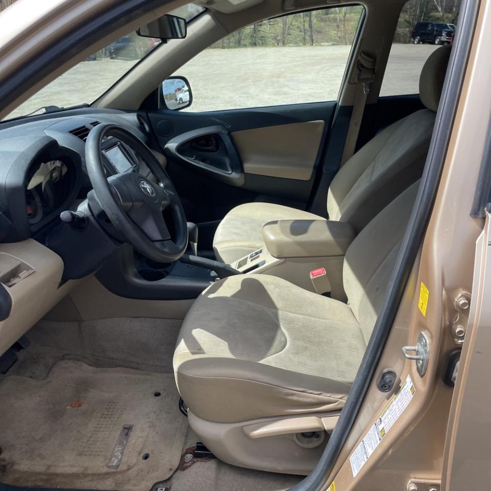Toyota RAV4 4WD 4dr 4-cyl 4-Spd AT (Natl) 2010