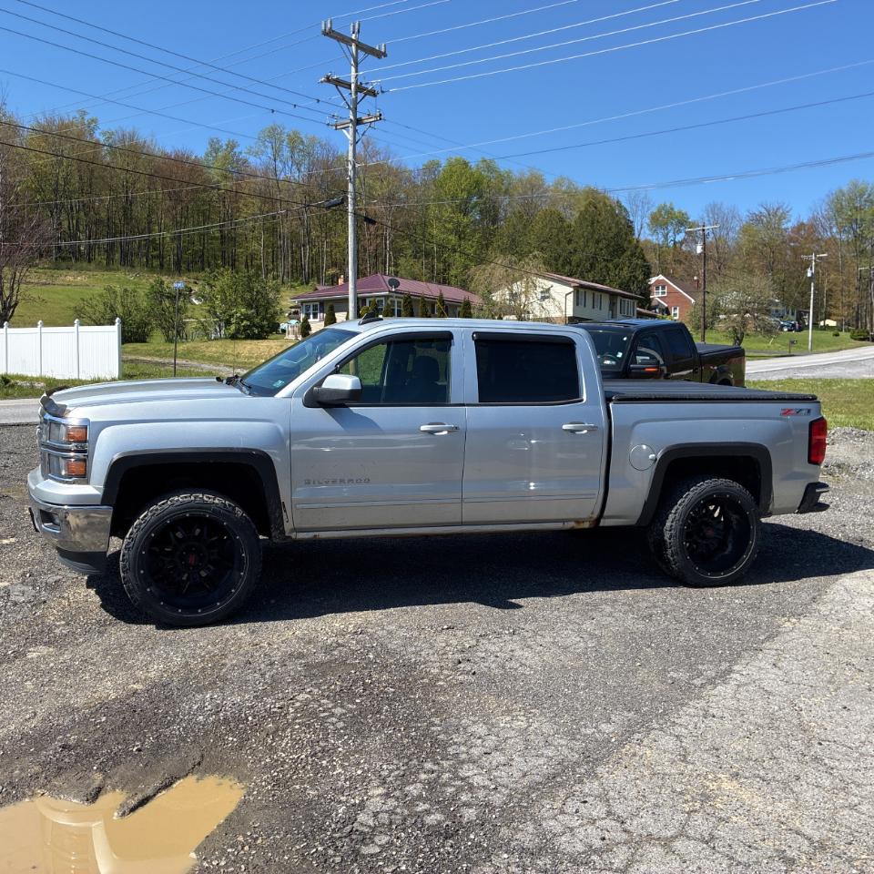 Chevrolet Silverado 1500 4WD Crew Cab 143.5" LT w/2LT 2015