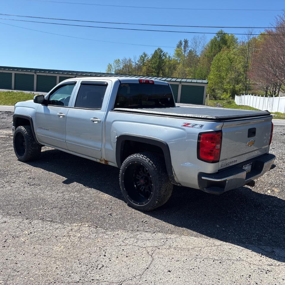 Chevrolet Silverado 1500 4WD Crew Cab 143.5" LT w/2LT 2015