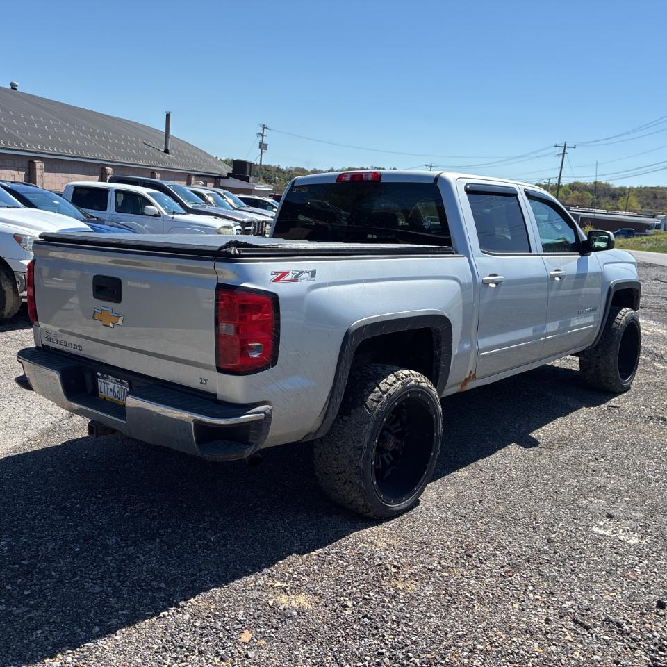 Chevrolet Silverado 1500 4WD Crew Cab 143.5" LT w/2LT 2015