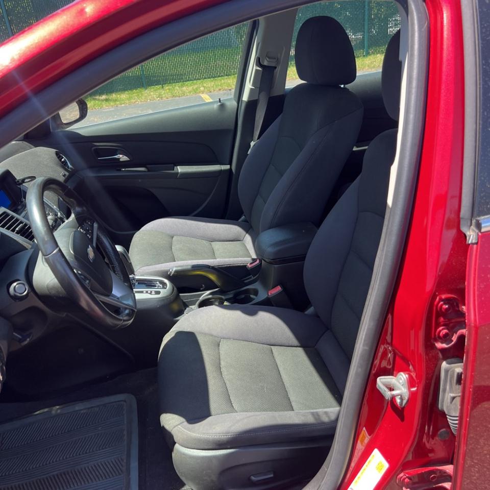 Chevrolet Cruze 4dr Sdn LT w/1LT 2012