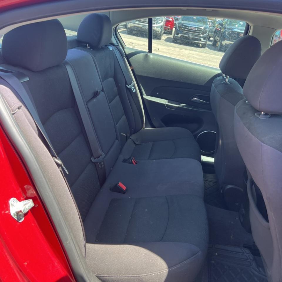 Chevrolet Cruze 4dr Sdn LT w/1LT 2012