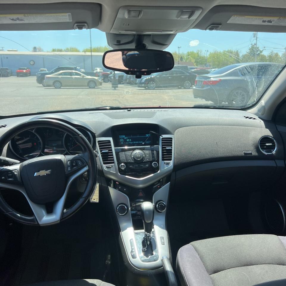 Chevrolet Cruze 4dr Sdn LT w/1LT 2012