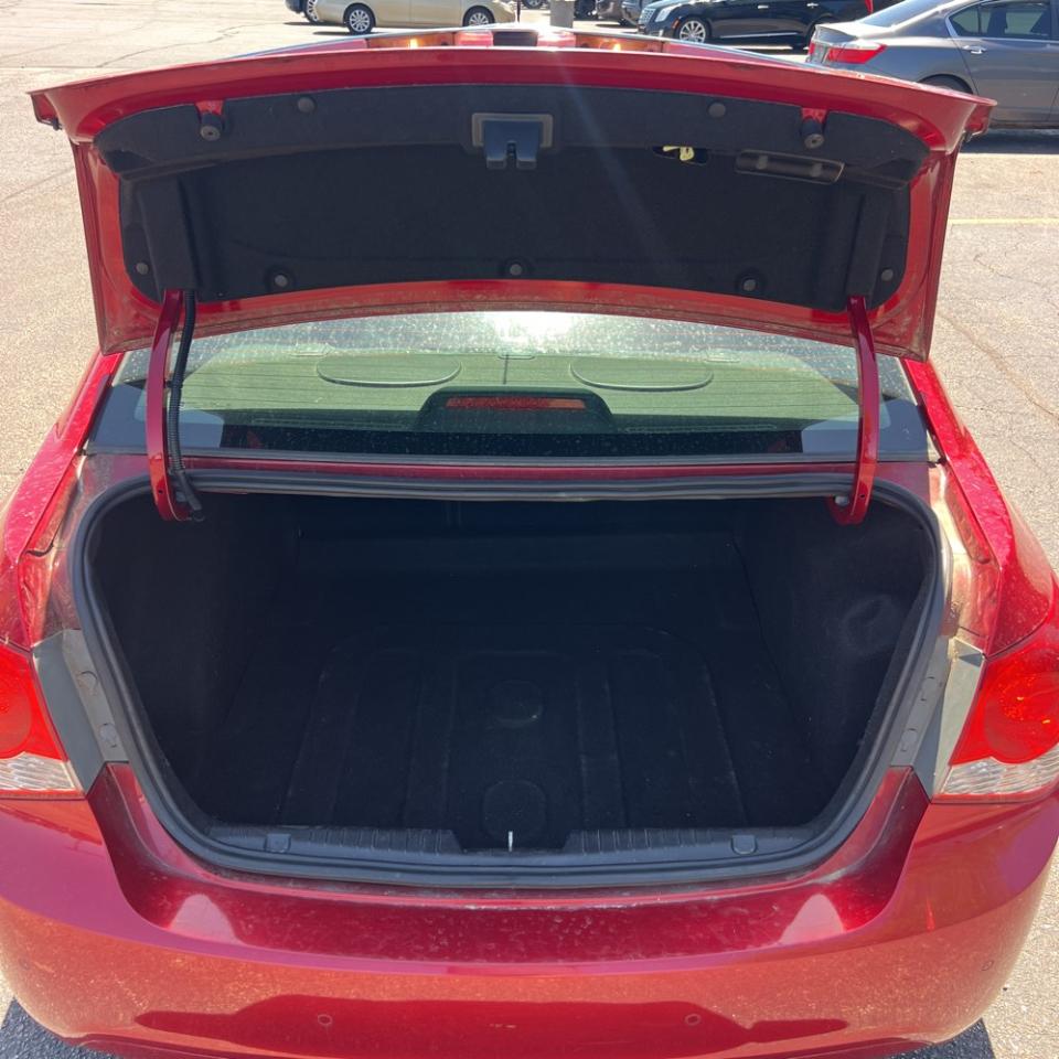 Chevrolet Cruze 4dr Sdn LT w/1LT 2012