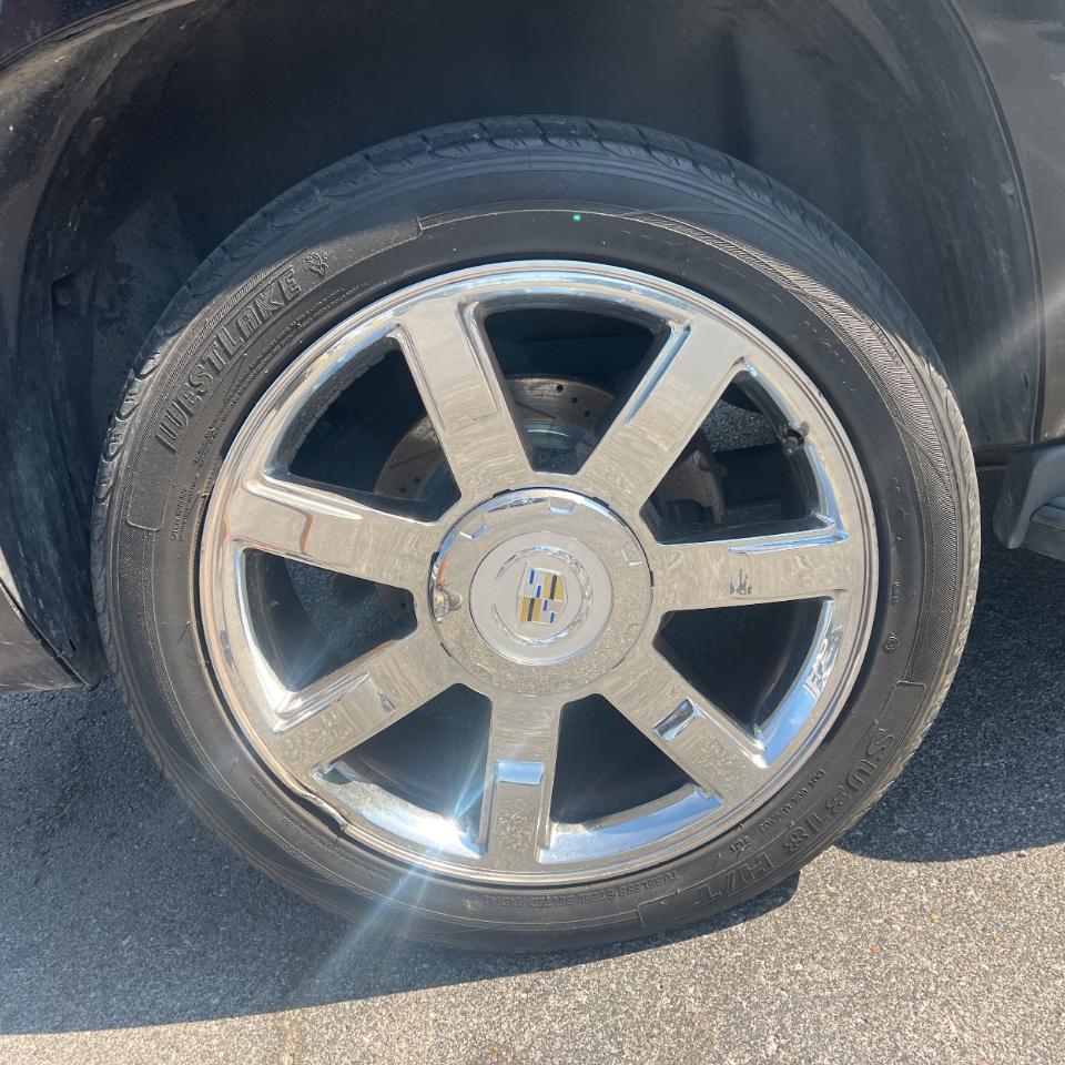 Cadillac Escalade ESV AWD 4dr Luxury 2011