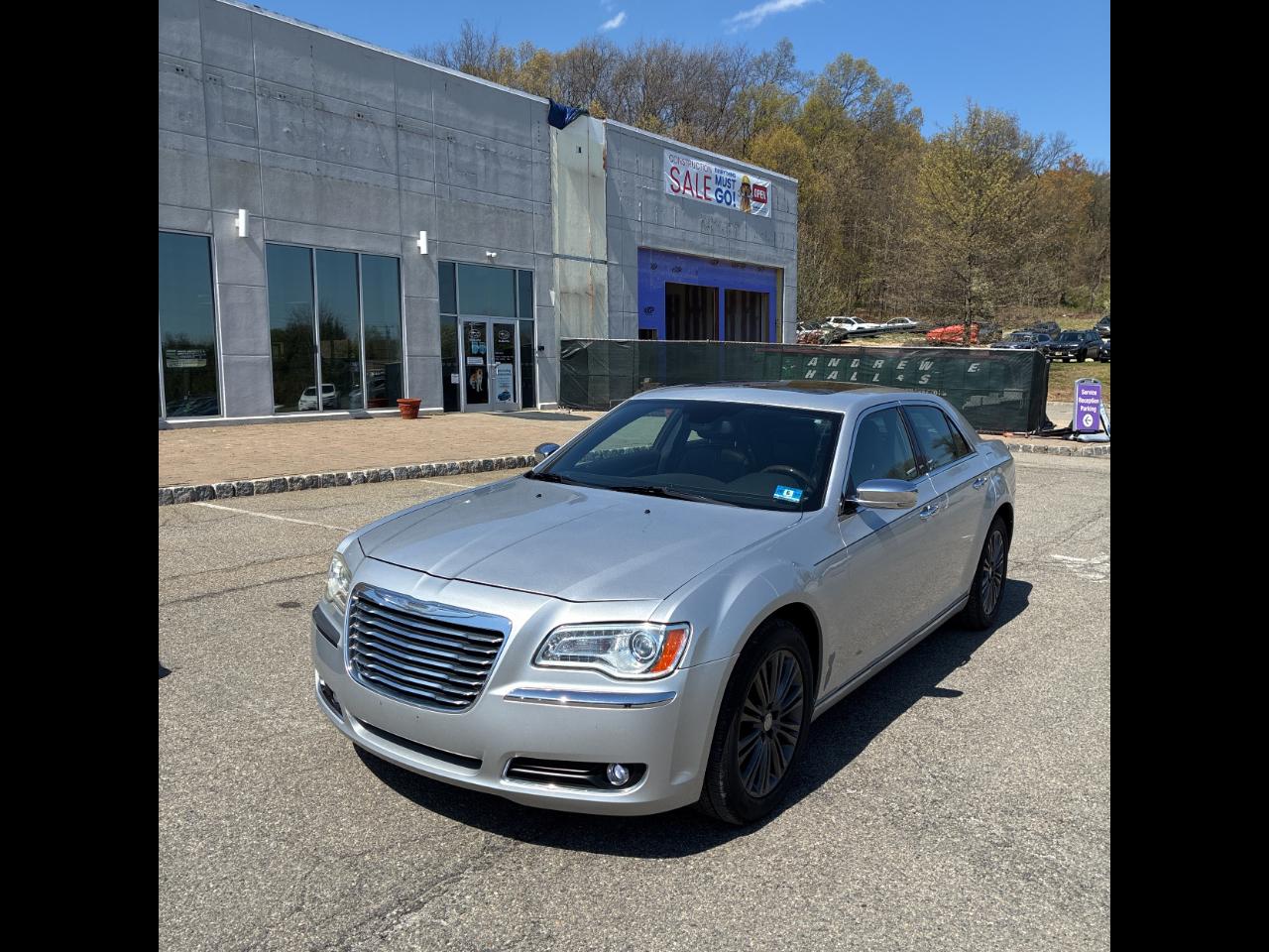 Chrysler 300 4dr Sdn V8 300C AWD 2012