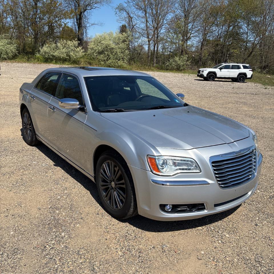 Chrysler 300 4dr Sdn V8 300C AWD 2012