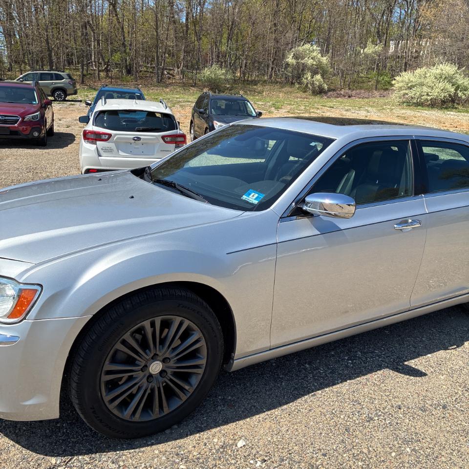 Chrysler 300 4dr Sdn V8 300C AWD 2012