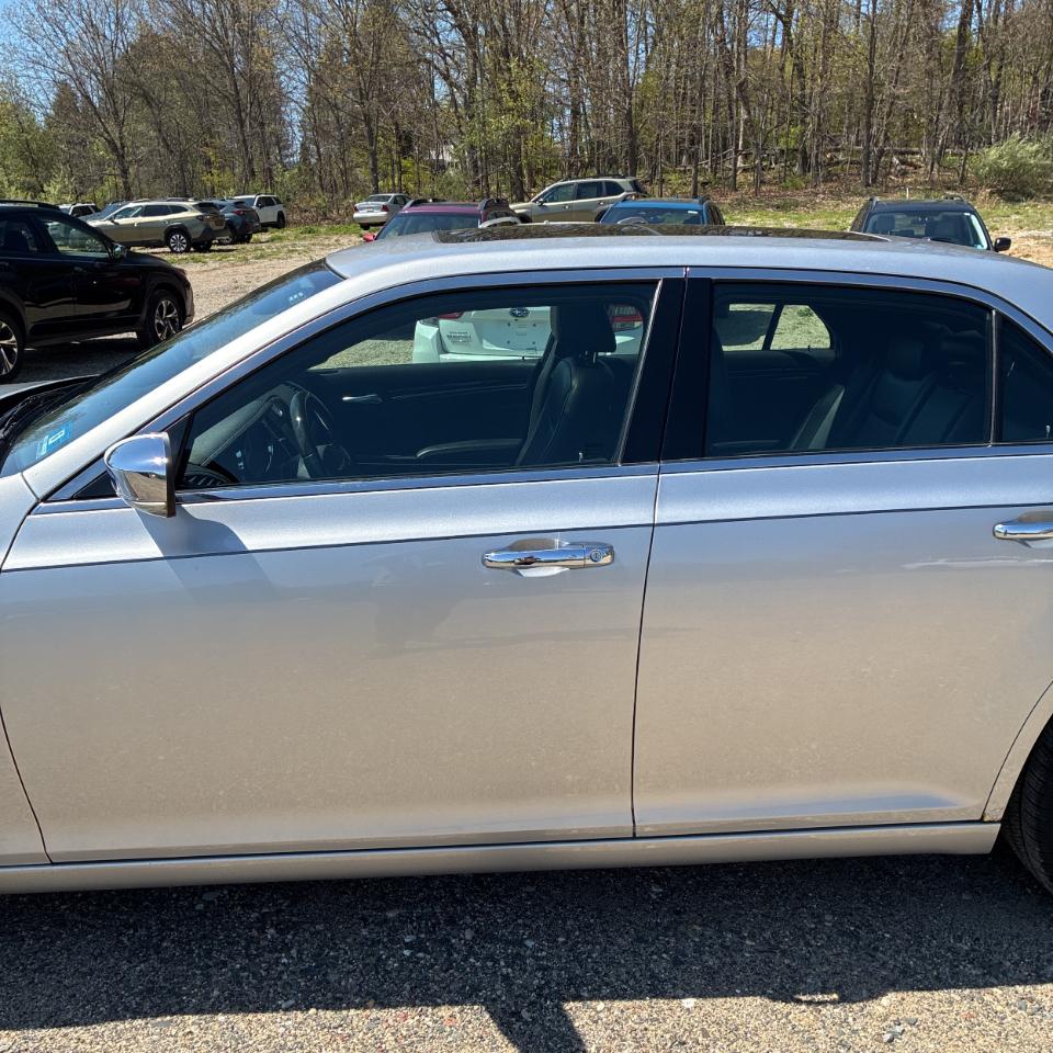 Chrysler 300 4dr Sdn V8 300C AWD 2012