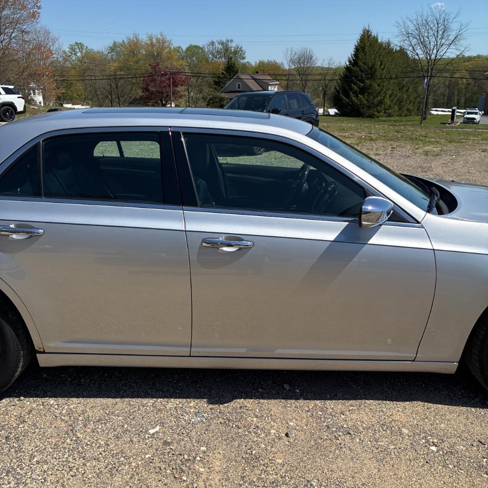 Chrysler 300 4dr Sdn V8 300C AWD 2012