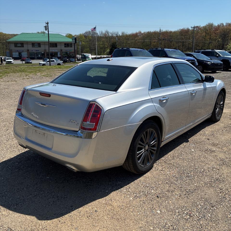 Chrysler 300 4dr Sdn V8 300C AWD 2012