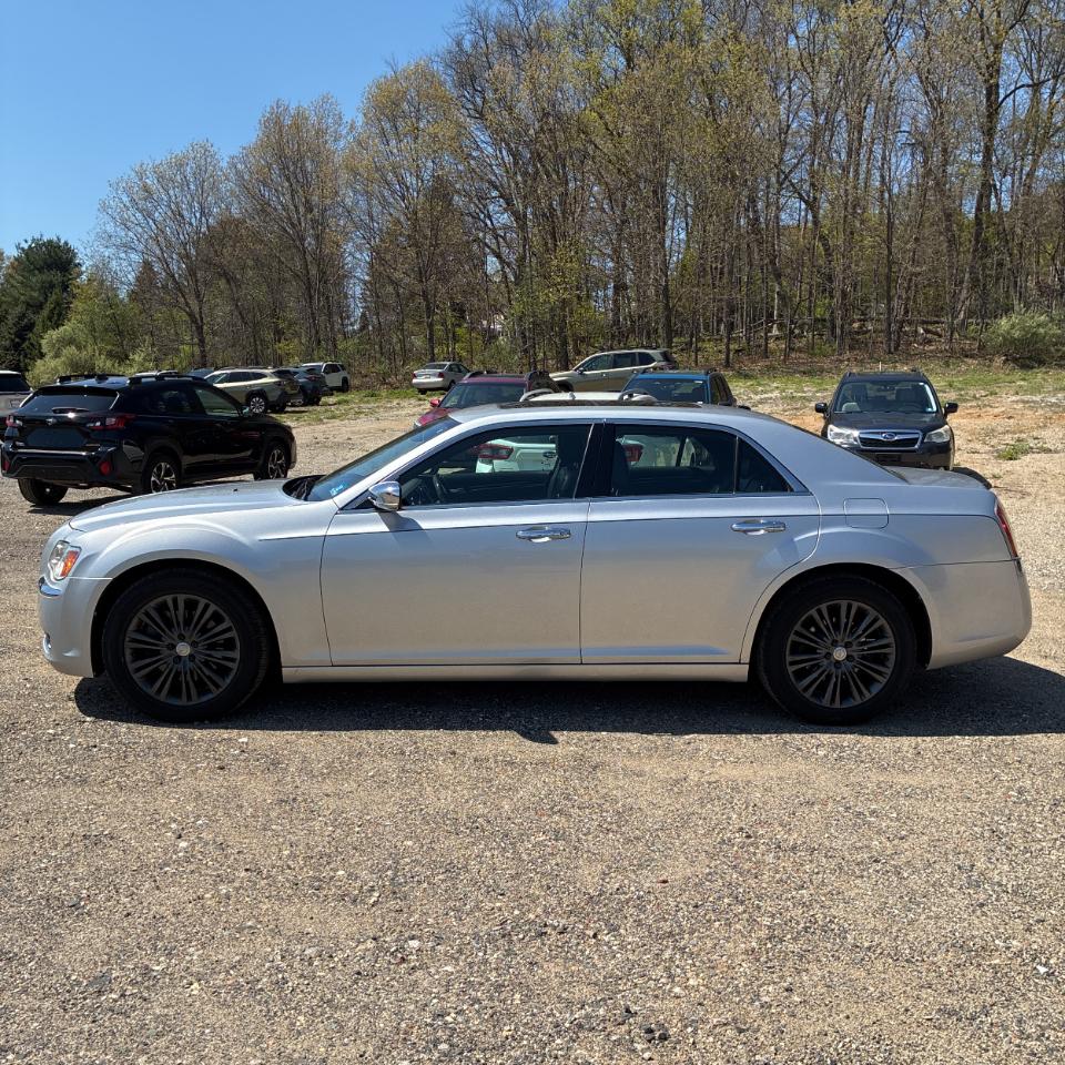 Chrysler 300 4dr Sdn V8 300C AWD 2012