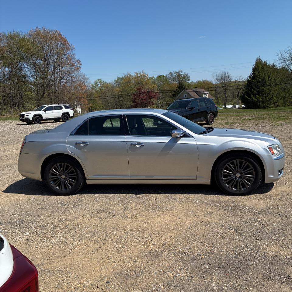 Chrysler 300 4dr Sdn V8 300C AWD 2012