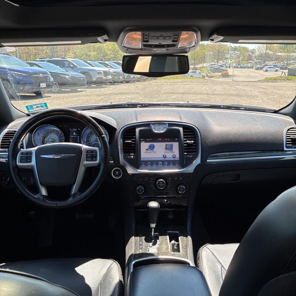 Chrysler 300 4dr Sdn V8 300C AWD 2012