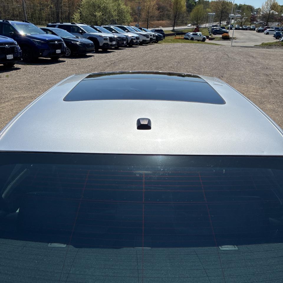 Chrysler 300 4dr Sdn V8 300C AWD 2012