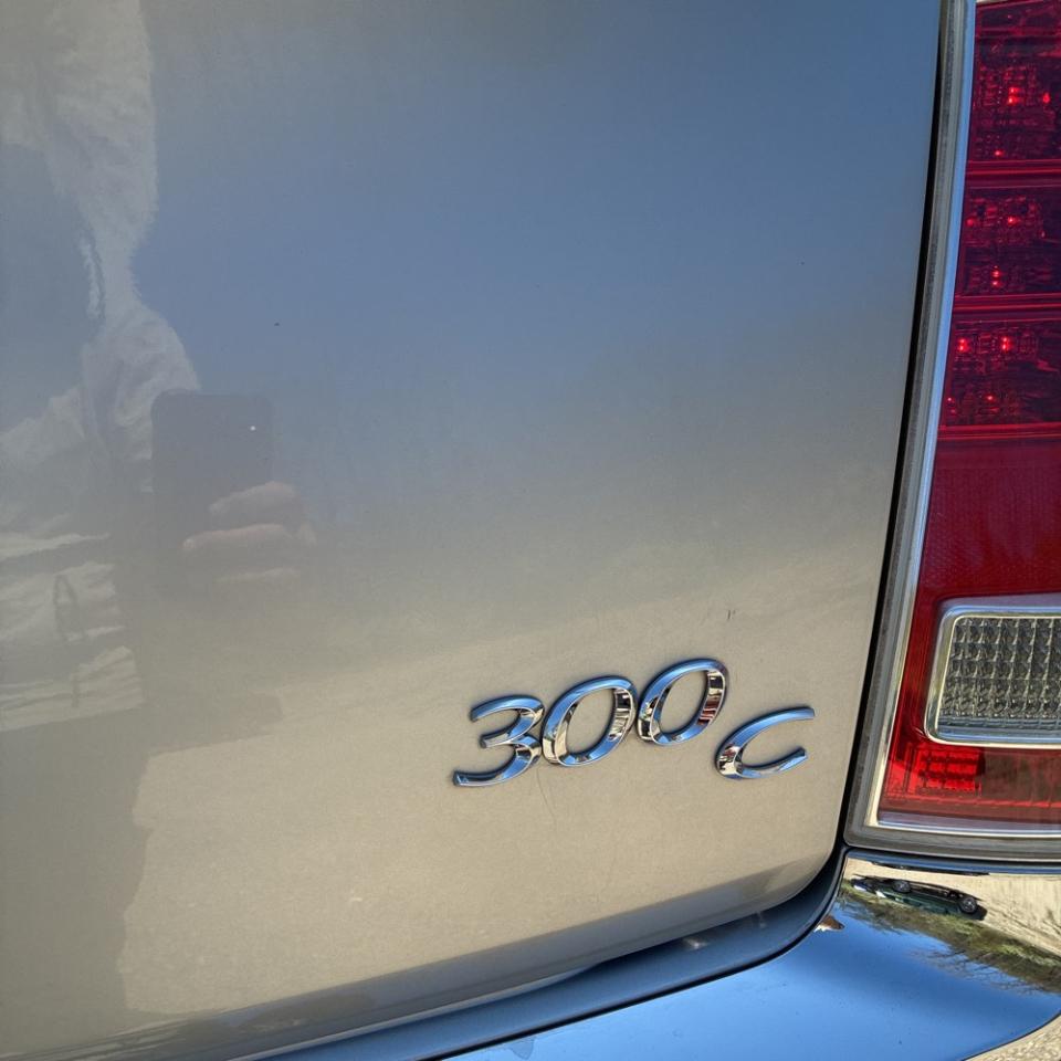 Chrysler 300 4dr Sdn V8 300C AWD 2012