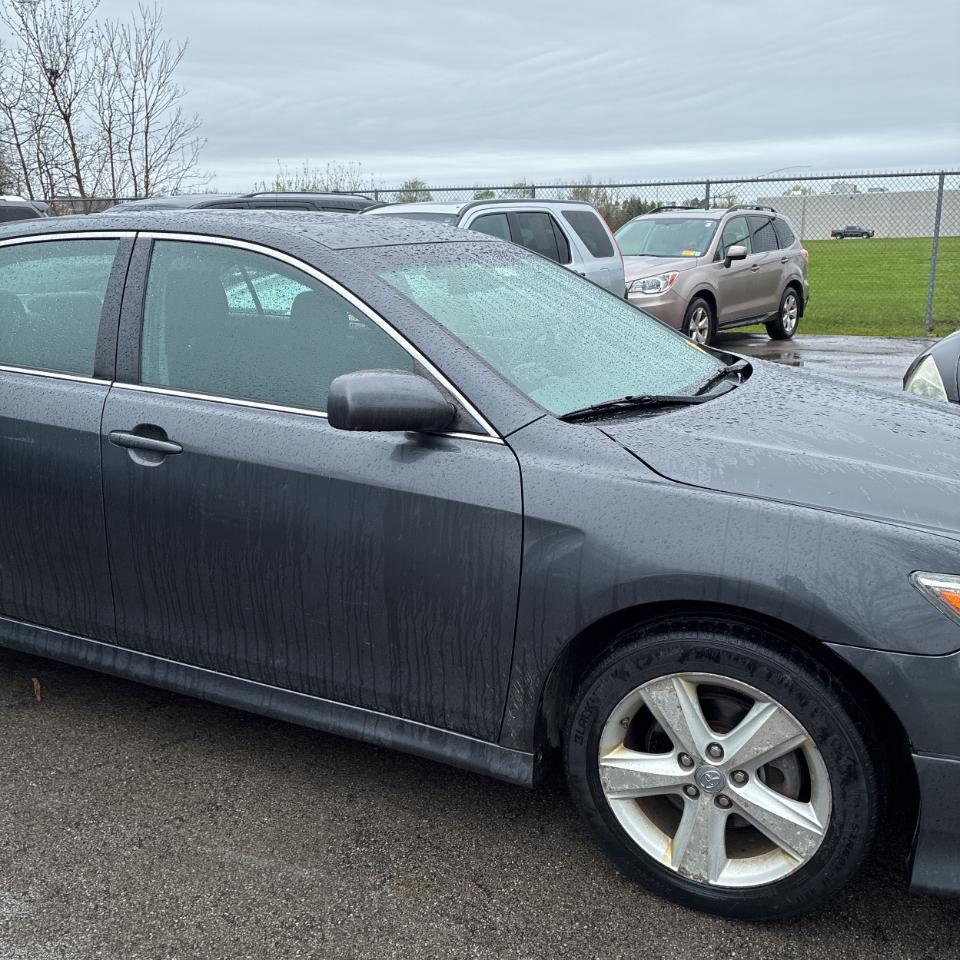 Toyota Camry 4dr Sdn I4 Auto SE (Natl) 2011
