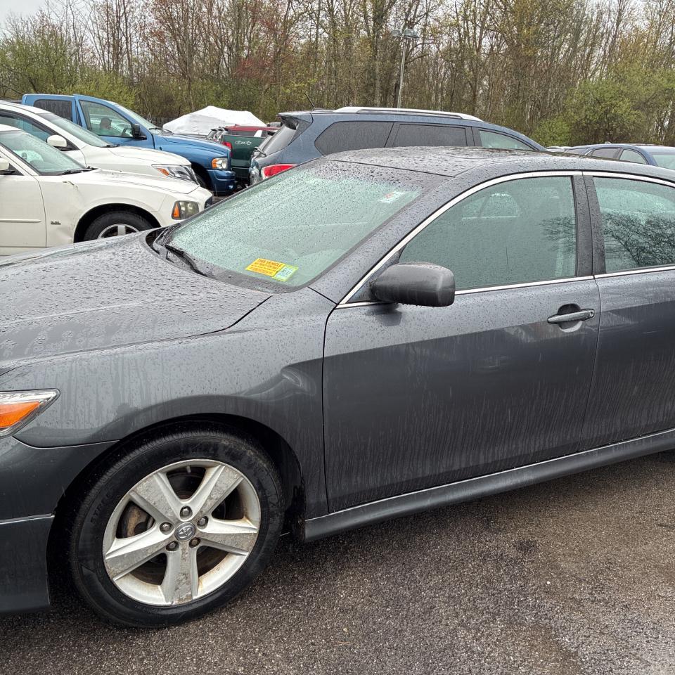 Toyota Camry 4dr Sdn I4 Auto SE (Natl) 2011