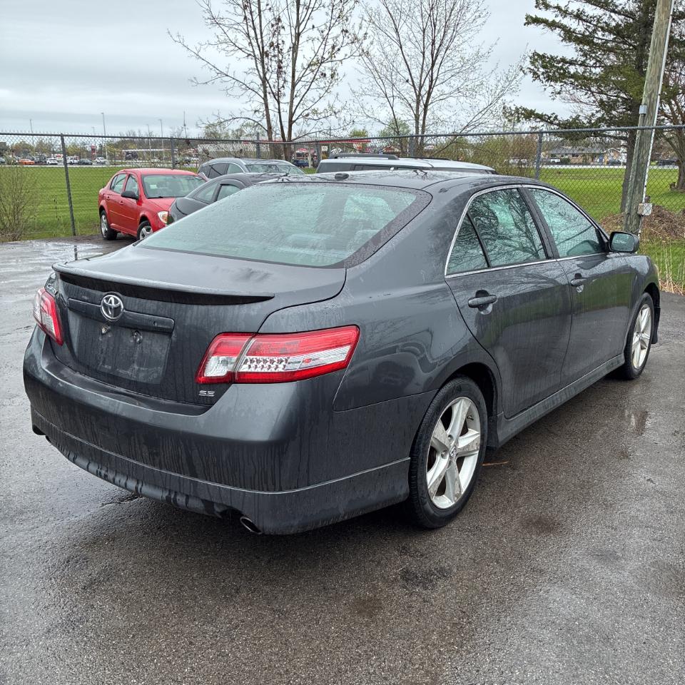 Toyota Camry 4dr Sdn I4 Auto SE (Natl) 2011