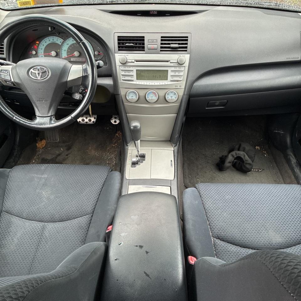 Toyota Camry 4dr Sdn I4 Auto SE (Natl) 2011