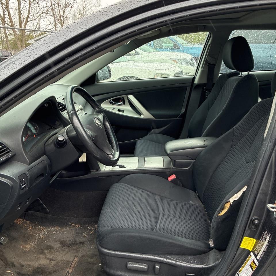 Toyota Camry 4dr Sdn I4 Auto SE (Natl) 2011