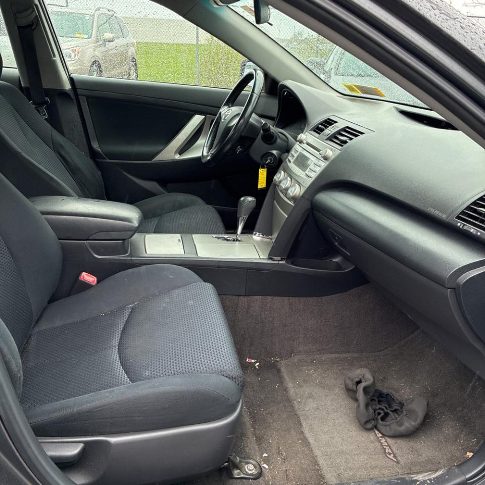 Toyota Camry 4dr Sdn I4 Auto SE (Natl) 2011