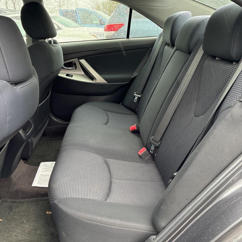 Toyota Camry 4dr Sdn I4 Auto SE (Natl) 2011