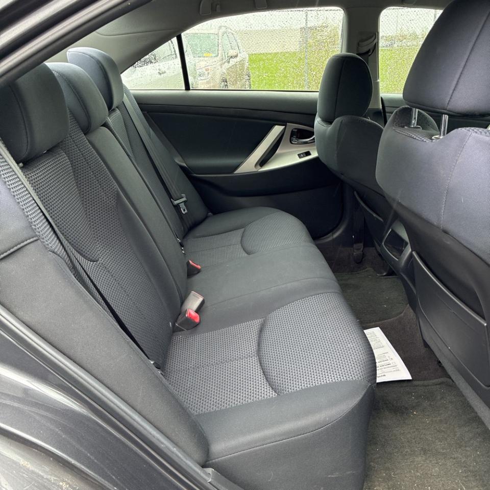 Toyota Camry 4dr Sdn I4 Auto SE (Natl) 2011