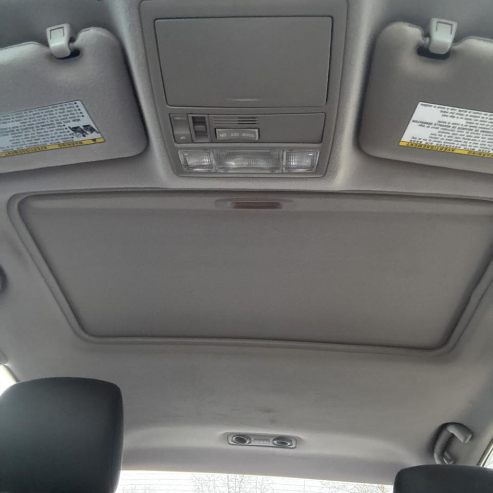 Toyota Camry 4dr Sdn I4 Auto SE (Natl) 2011