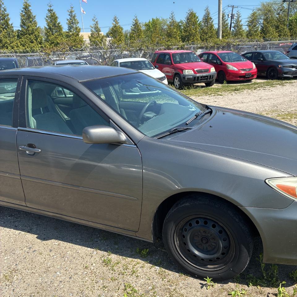 Toyota Camry 4dr Sdn LE Auto 2004