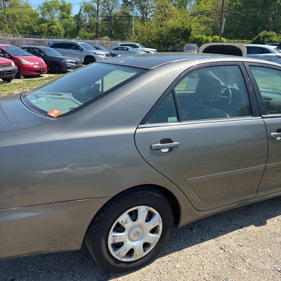 Toyota Camry 4dr Sdn LE Auto 2004