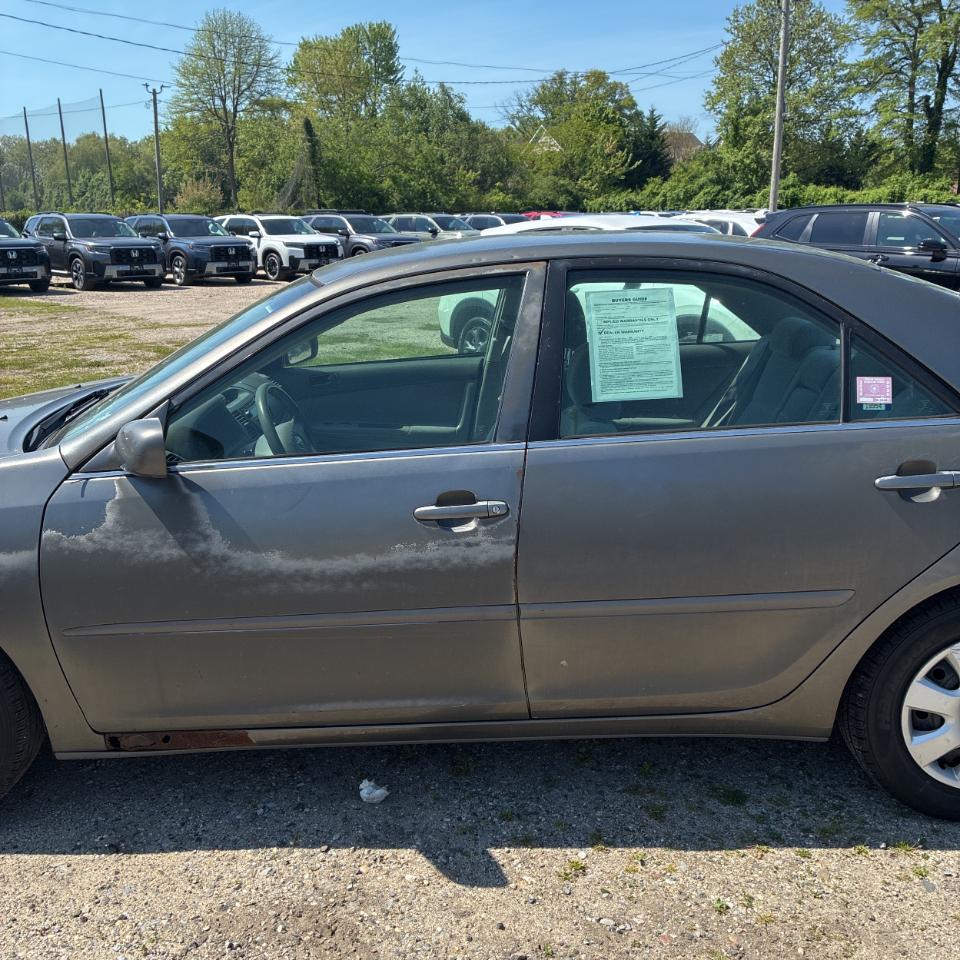 Toyota Camry 4dr Sdn LE Auto 2004