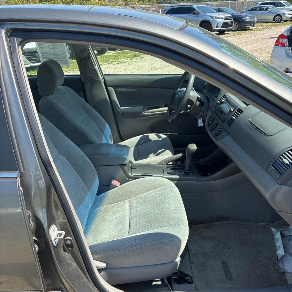 Toyota Camry 4dr Sdn LE Auto 2004