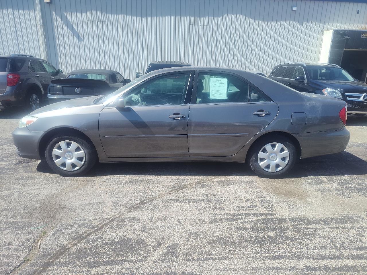 Toyota Camry 4dr Sdn LE Auto 2004