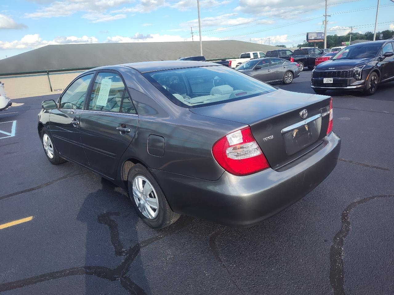 Toyota Camry 4dr Sdn LE Auto 2004