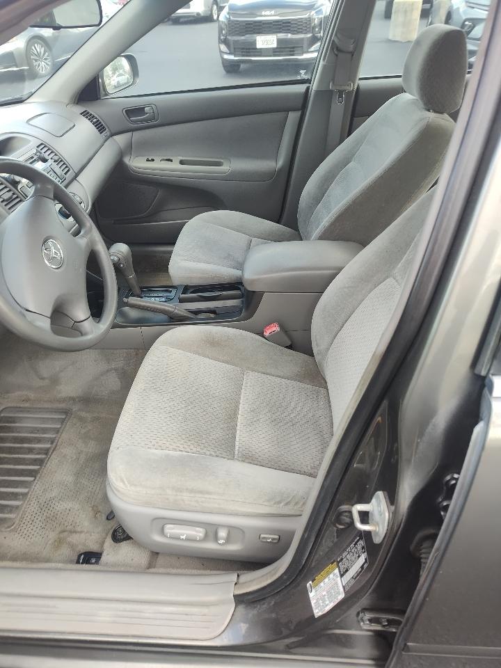 Toyota Camry 4dr Sdn LE Auto 2004