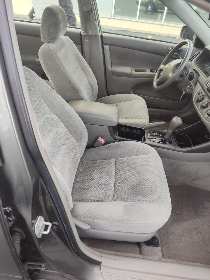 Toyota Camry 4dr Sdn LE Auto 2004