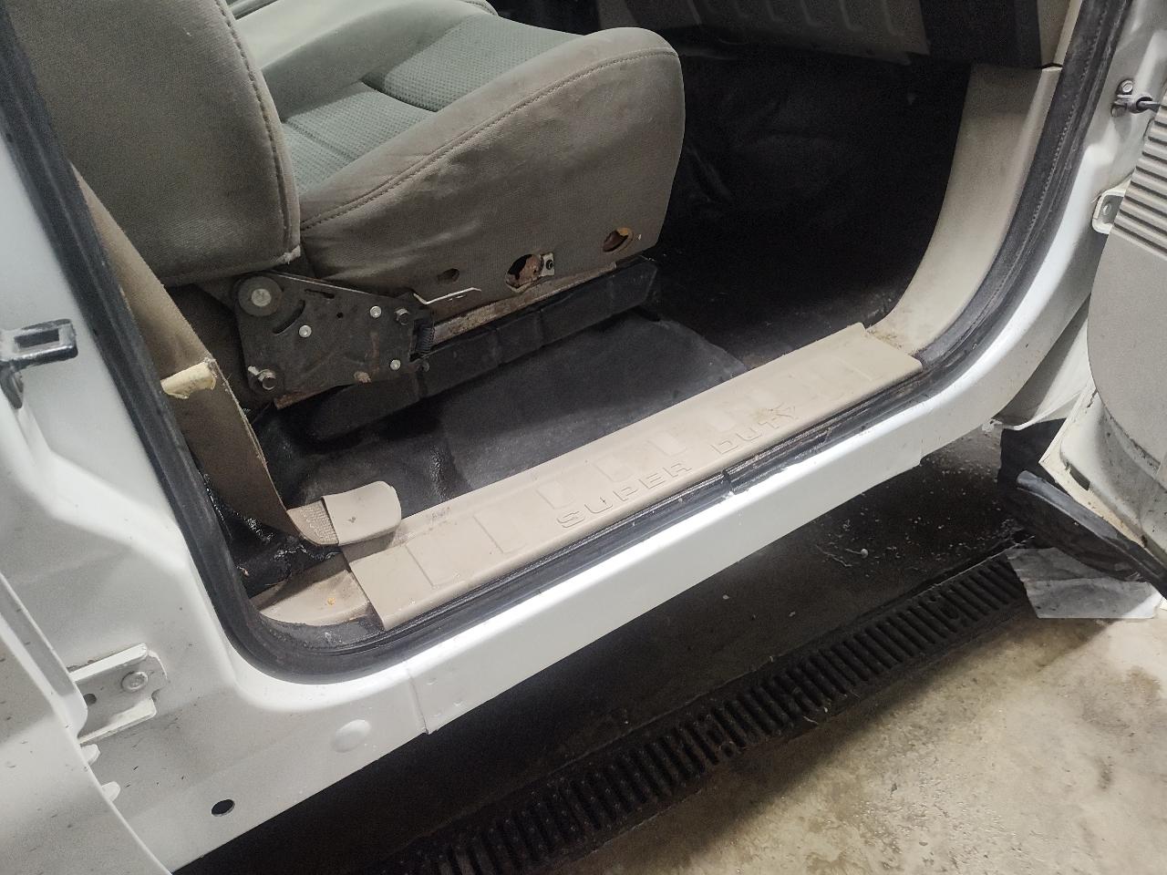 Ford Super Duty F-250 SRW 4WD Crew Cab 156" XL 2008