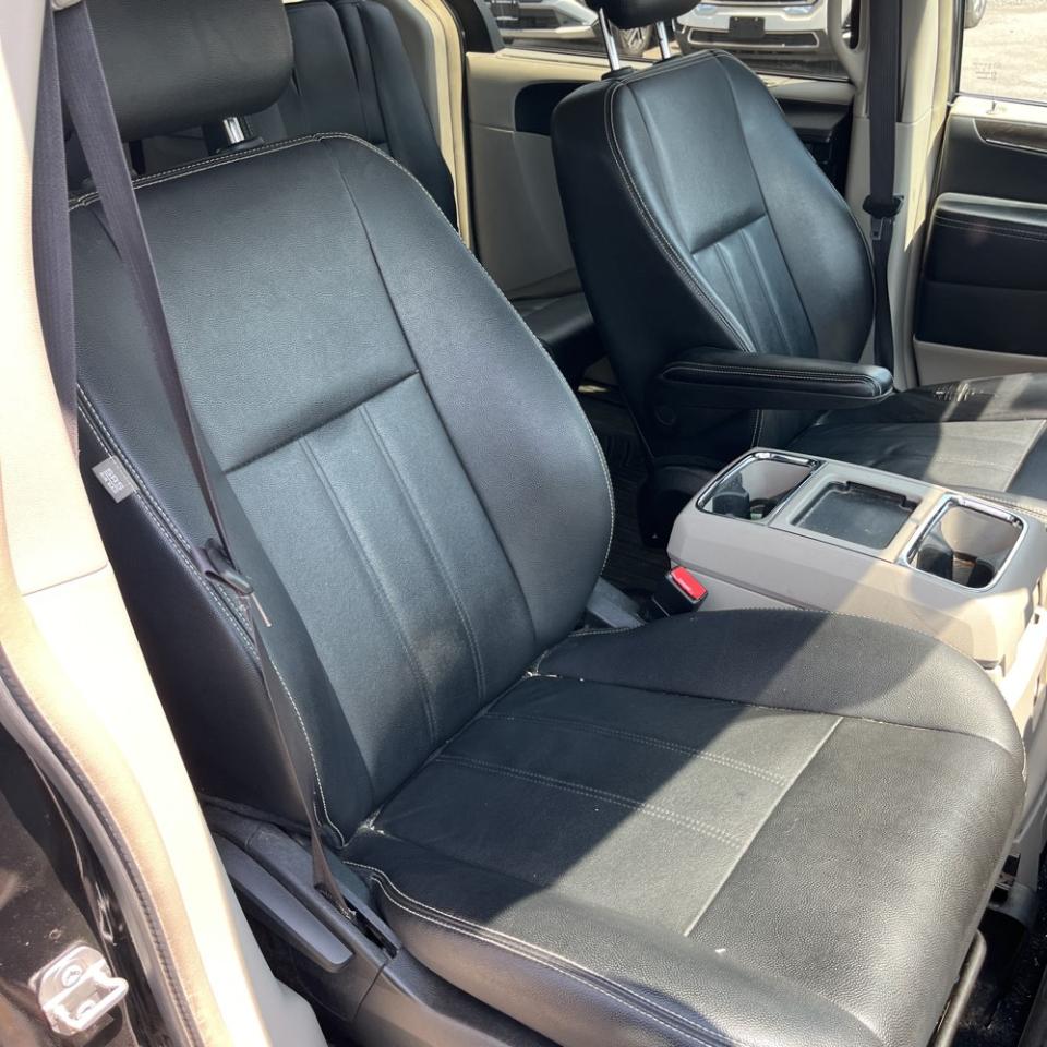 Chrysler Town & Country 4dr Wgn Touring 2016