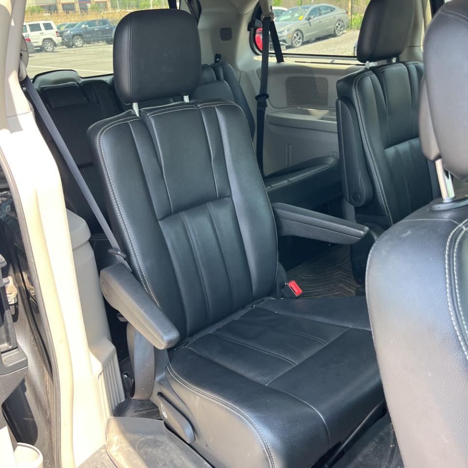 Chrysler Town & Country 4dr Wgn Touring 2016