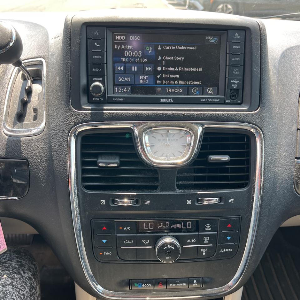 Chrysler Town & Country 4dr Wgn Touring 2016