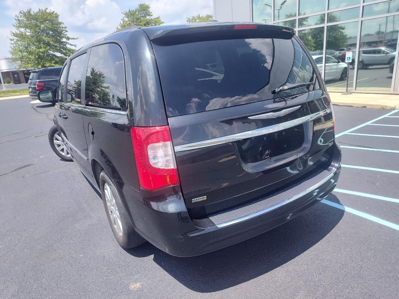 Chrysler Town & Country 4dr Wgn Touring 2016